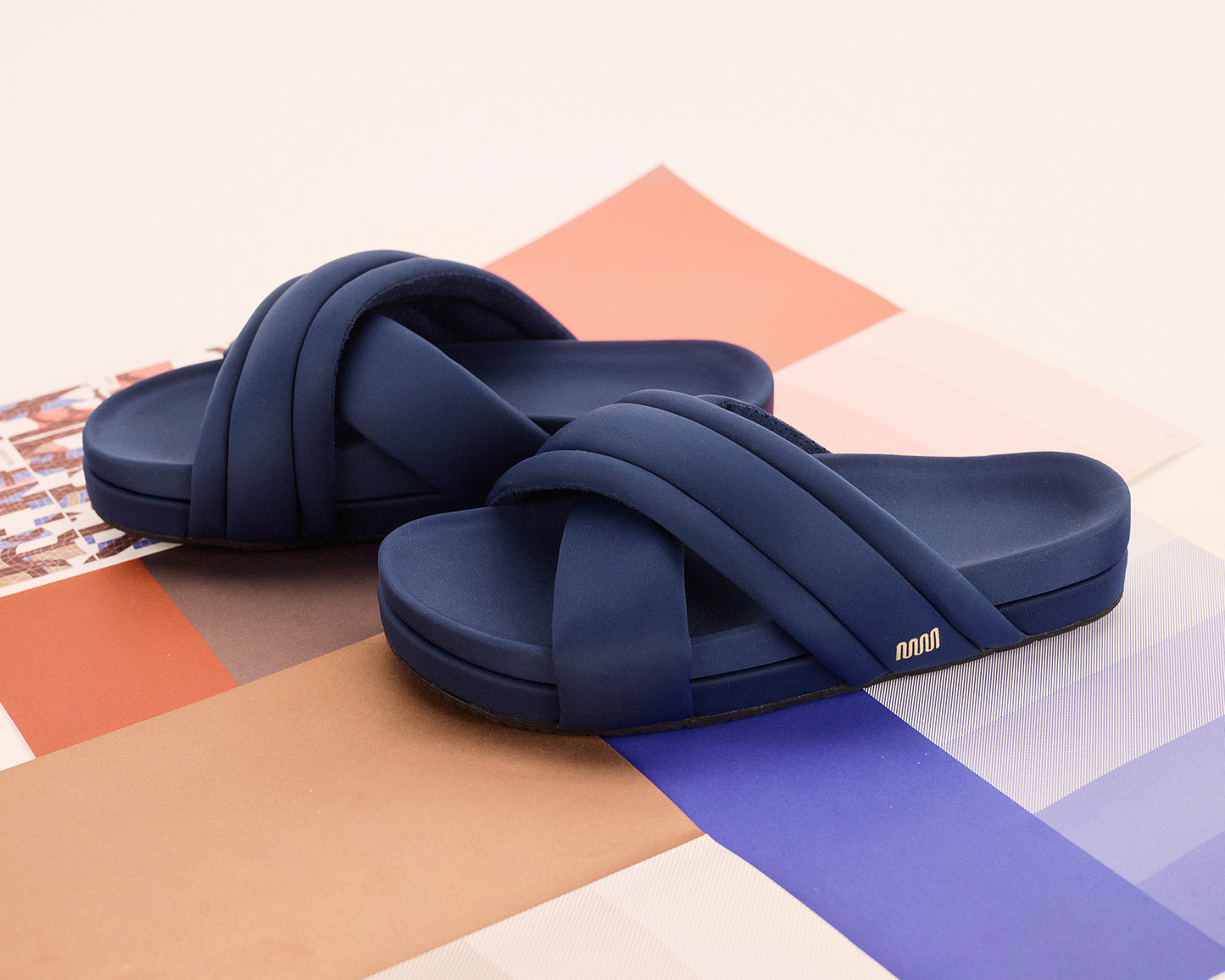 The Huggy Slide - Navy Blue