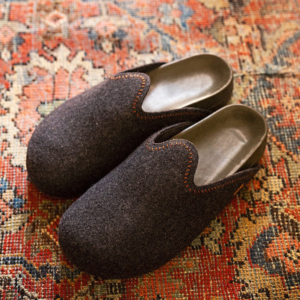 The Woolie Burro - Charcoal with Green Vegan Leather