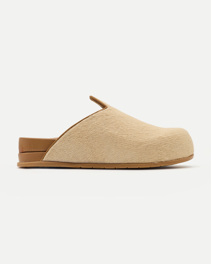 Pony Clog Blonde, side profile